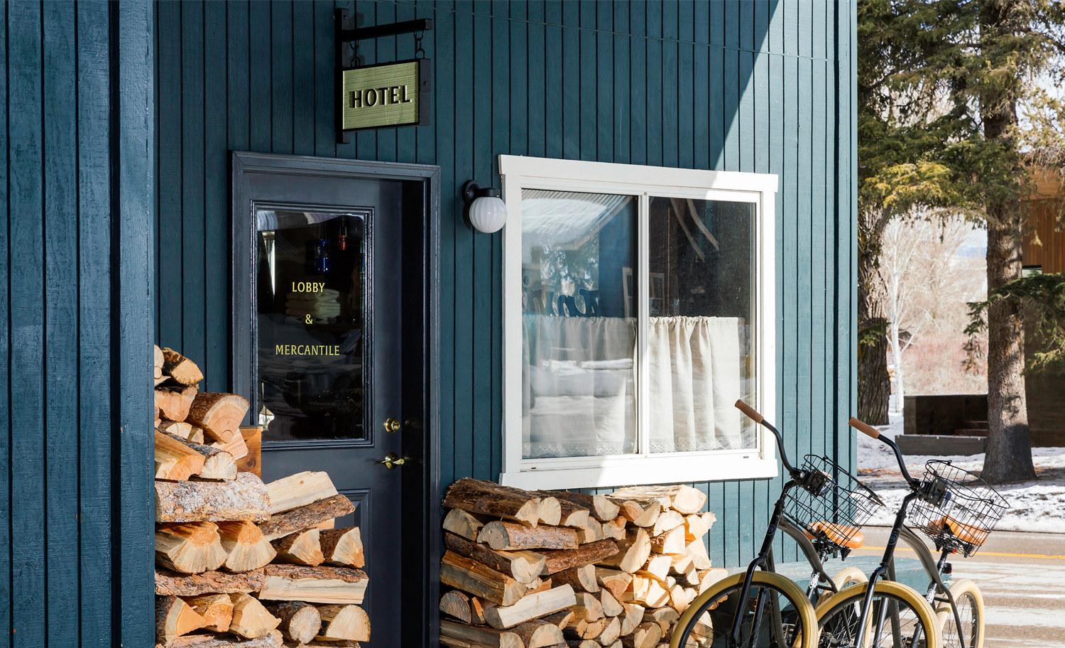 1500x912 Contino AnvilHotel spread04a