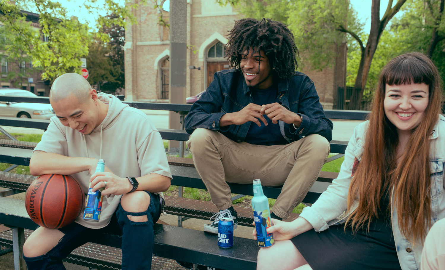 1500x912 ZoeRain Budlight R2 01